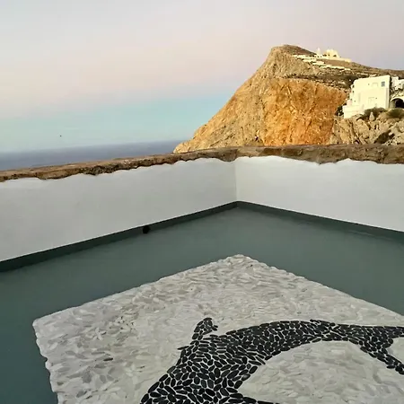 Folegandros-cliffhouse * Folegandros Town