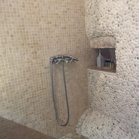 Folegandros-cliffhouse *