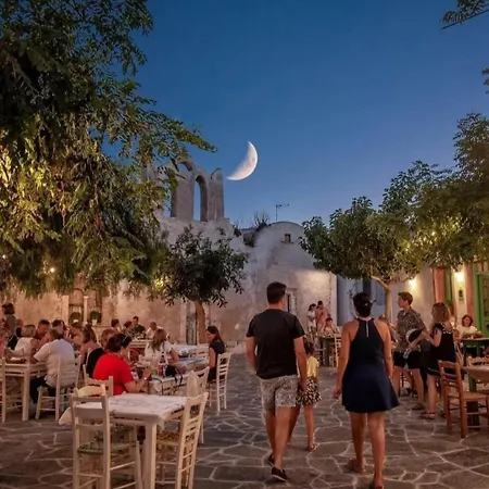 Folegandros-cliffhouse *