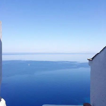 Folegandros-cliffhouse *