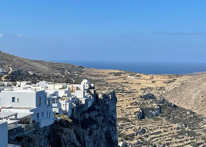 Folegandros-cliffhouse